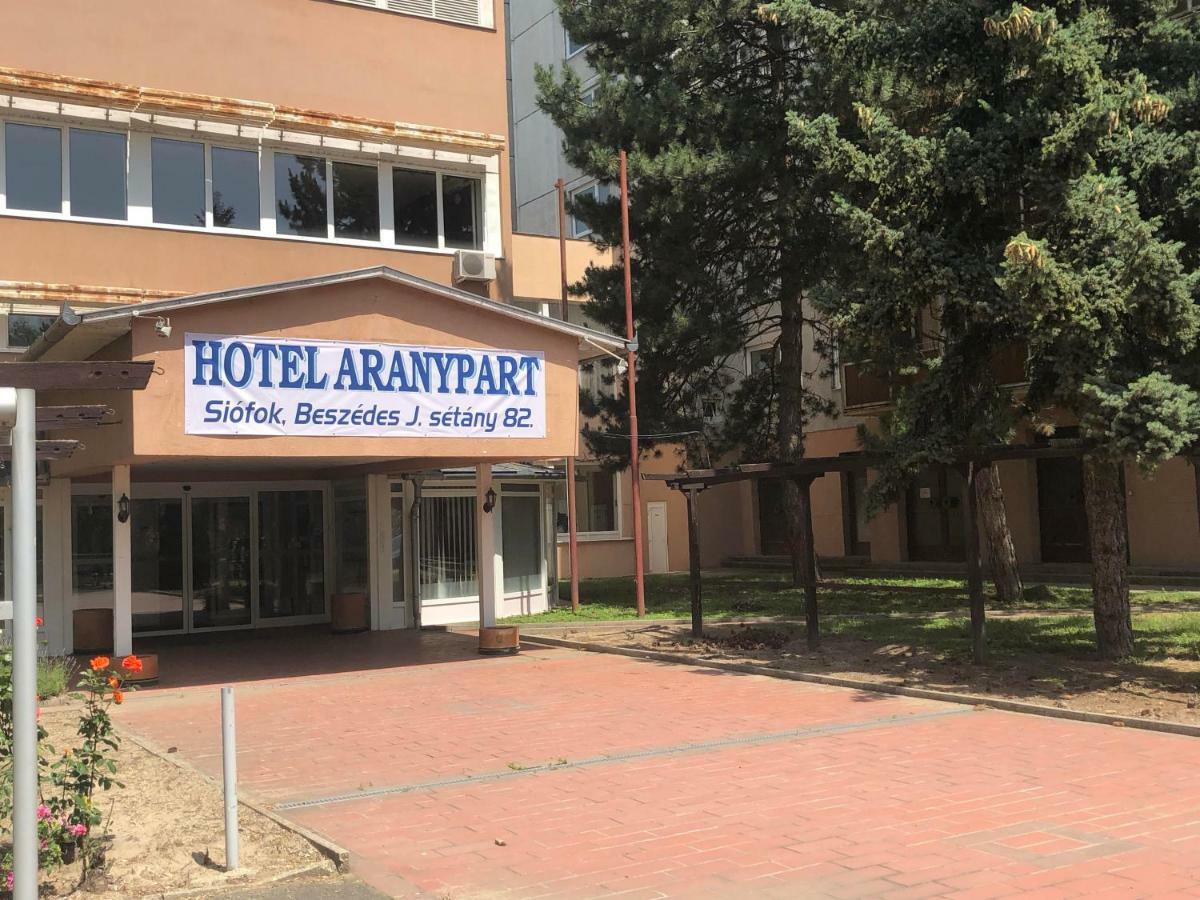 Aranypart Hotel Siofok Luaran gambar