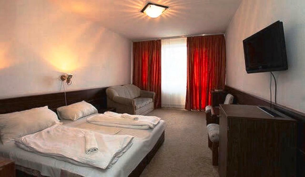 Aranypart Hotel Siofok Luaran gambar